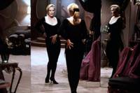 Кадр Смерть ей к лицу