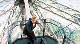 Кадр из фильма "Вид на убийство" - 1