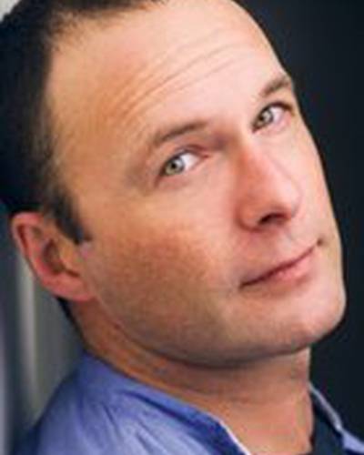 Эндрю Робертт фото