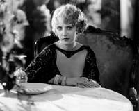 Кадр Blonde or Brunette