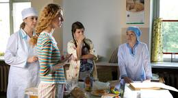 Кадр из фильма "Ой, мамочки..." - 1