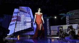 Кадр из фильма "Триумф любви" - 1