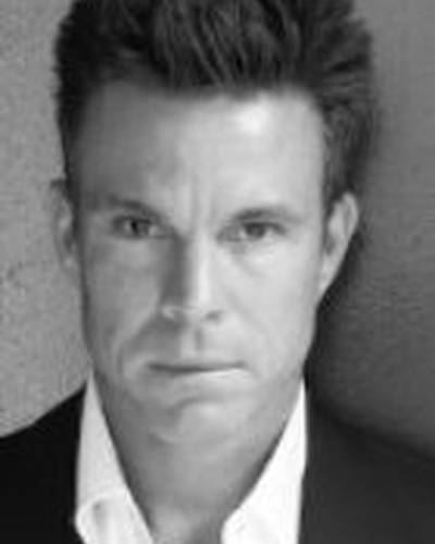 Эш Эдамс фото