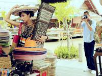 Кадр Вперед, Лала