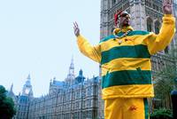 Кадр Али Джи в парламенте