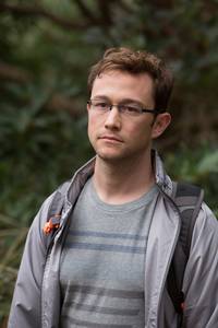 Кадр Сноуден