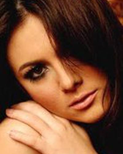 Аю Азхари фото