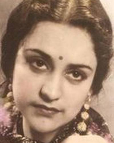 Назим Бану фото