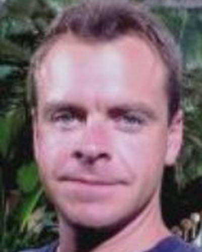 Дерек Хьюз фото