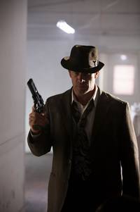 Кадр Отправь их в ад, Мэлоун!