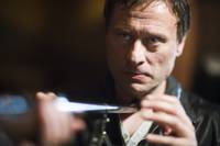 Кадр Девушка с татуировкой дракона