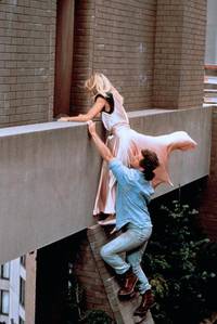 Кадр Птичка на проводе