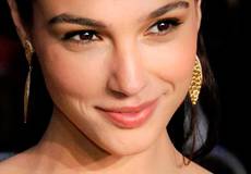 Чудо-женщина ответила на упреки фанатов