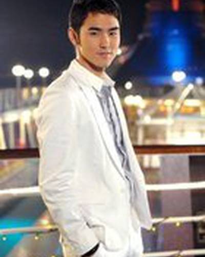 Этан Жуань фото