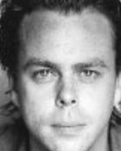 Брюс Маккиннон фото