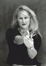 Джули Стрэнахен фото