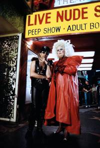 Кадр Вооружены и опасны