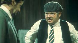 Кадр из фильма "Шоу Бенни Хилла" - 2