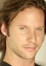 Лоуренс Пенри-Джонс фото