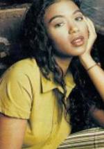 Ананда Льюис фото