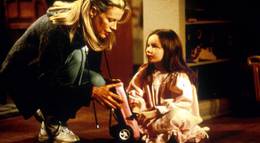 Кадр из фильма "Спаси и сохрани" - 1