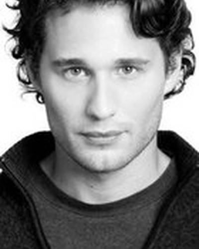 Трэвис Оливер фото