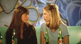 Кадр из фильма "Шпионки" - 1