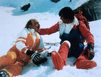 Кадр Загорелые на лыжах