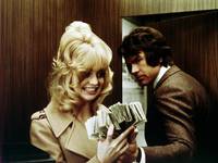 Кадр Доллары