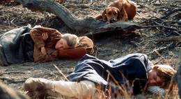 Кадр из фильма "В плену песков" - 2