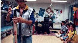 Кадр из фильма "Атакуй заправки!" - 1