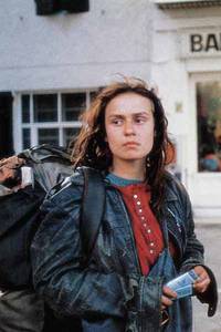 Кадр Без крыши, вне закона