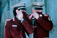 Кадр Вооружены и опасны