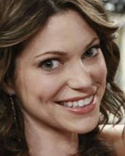 Кортни Хенгелер фото