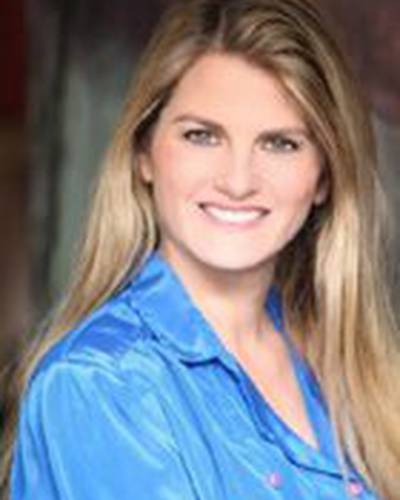 Бонни Комли фото