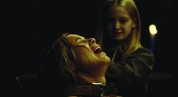 Кадр из фильма "Темные силы" - 2