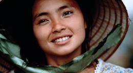 Кадр из фильма "Небо и земля" - 1