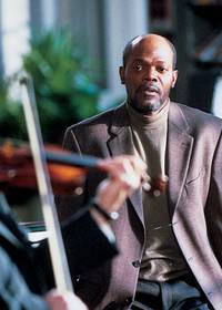 Кадр Красная скрипка