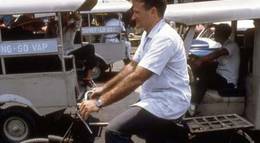 Кадр из фильма "Доброе утро, Вьетнам" - 1