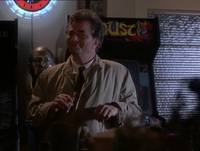 Кадр Коломбо: Убийство, туман и призраки