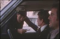 Кадр Человек на коленях