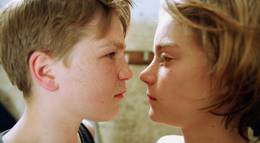 Кадр из фильма "Подержанный ребёнок" - 2