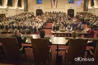 Кадр Нас приняли!