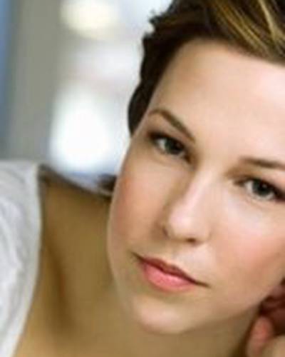 Ребекка Хендерсон фото