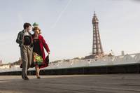 Кадр Стать Джоном Ленноном