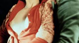 Кадр из фильма "Эммануэль" - 1