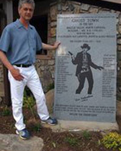 Клинт Уокер фото