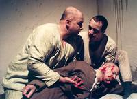 Кадр На скамье обвиняемых – правосудие