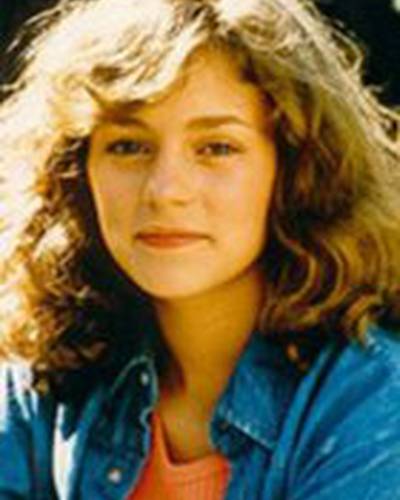 Люси Дикинс фото