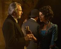 Кадр Мэрайа Мунди и шкатулка Мидаса